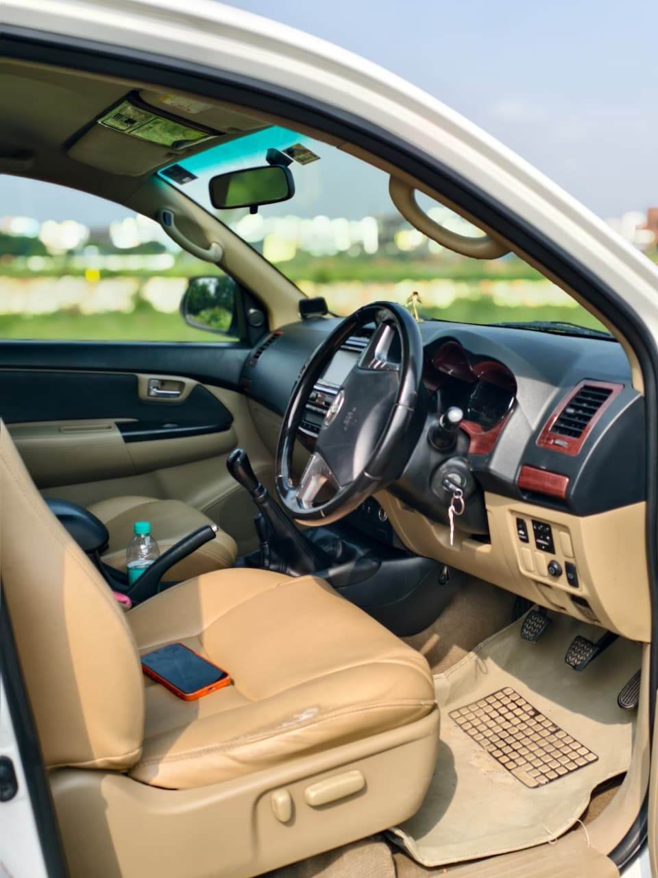 Toyota Fortuner 4X4 2014 - Image 3